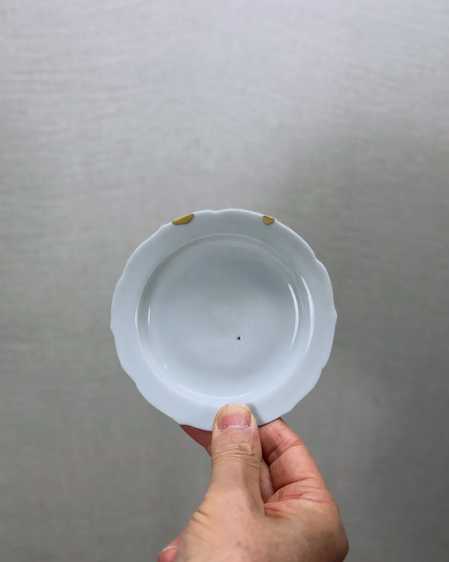 【金継ぎ 輪花 白磁 小皿 kintsugi 】