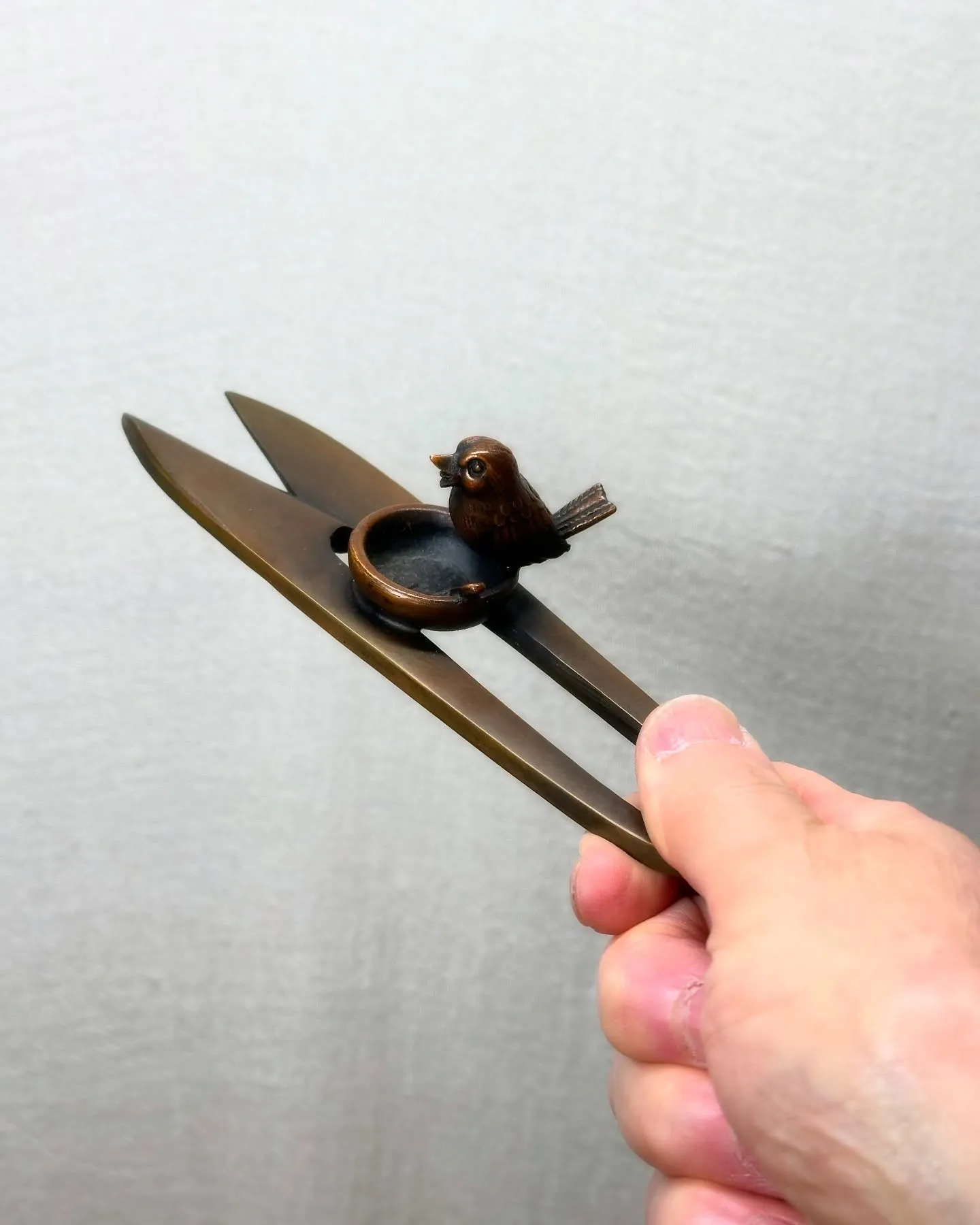 【銅器 舌切り雀 文鎮 書道具 文房具】