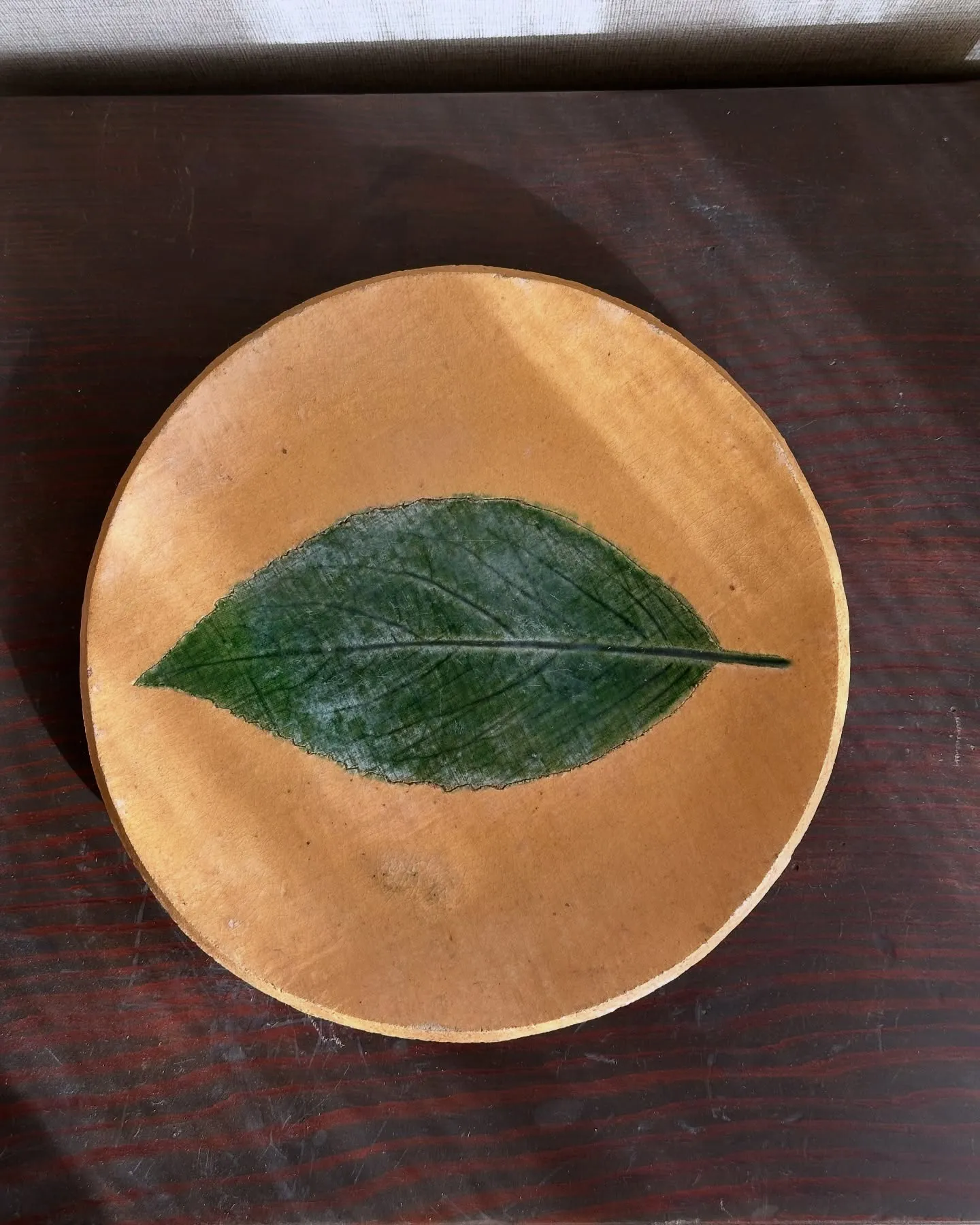 【葉模様 丸皿 陶器 6寸】