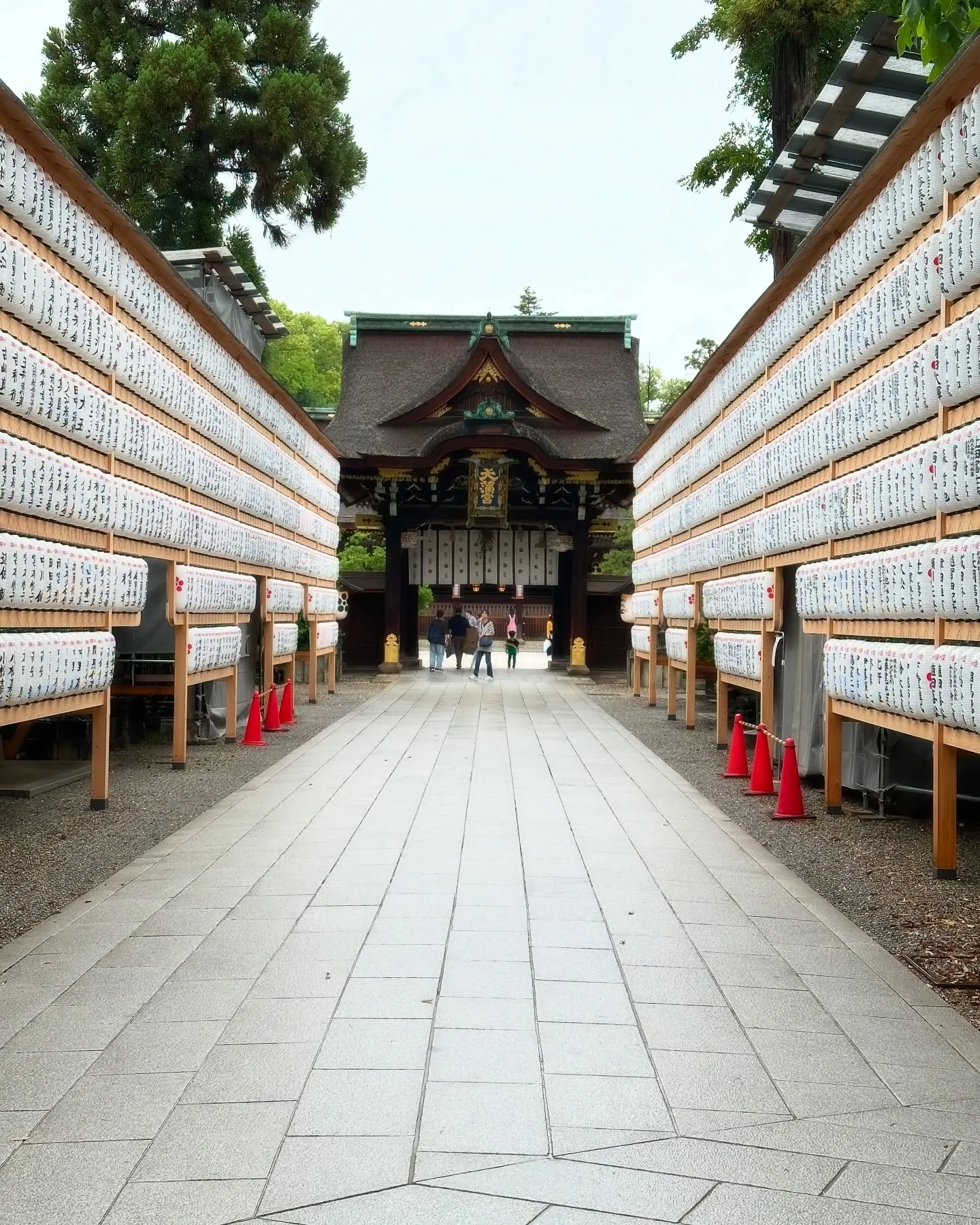 【京都 北野天満宮 天神市 毎月25日 骨董市】
