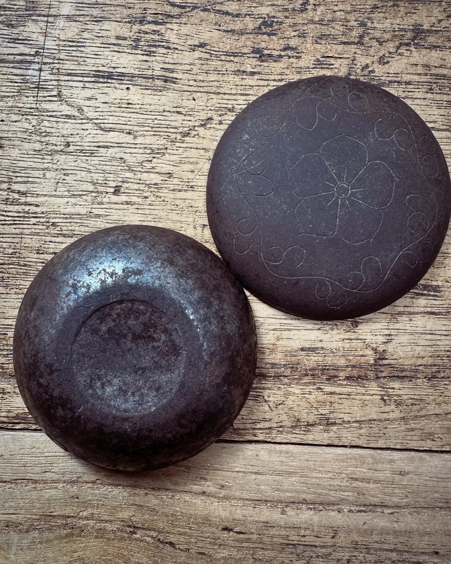 【珍品 希少 備前國住 長船 俊光造 鉄 地金 香合】