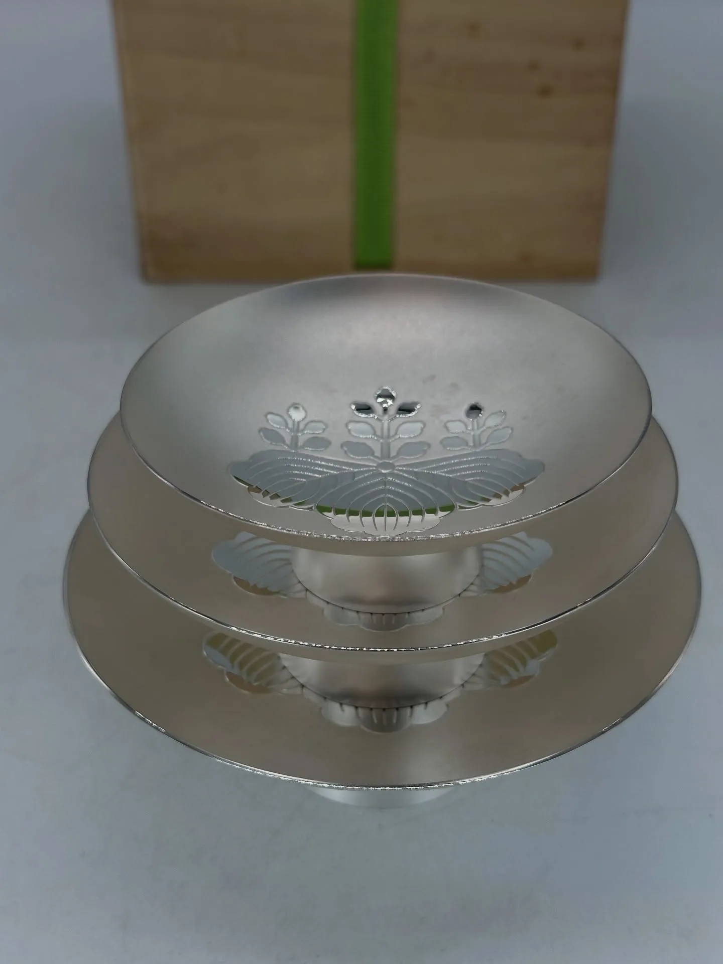 【兵庫 高砂市 遺品整理 買取 銀盃 純銀 貴金属】