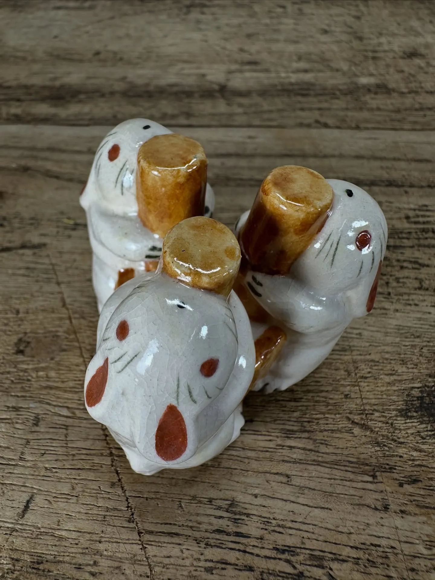 【茶道具 蓋置 三ツ兎 桂楽造】