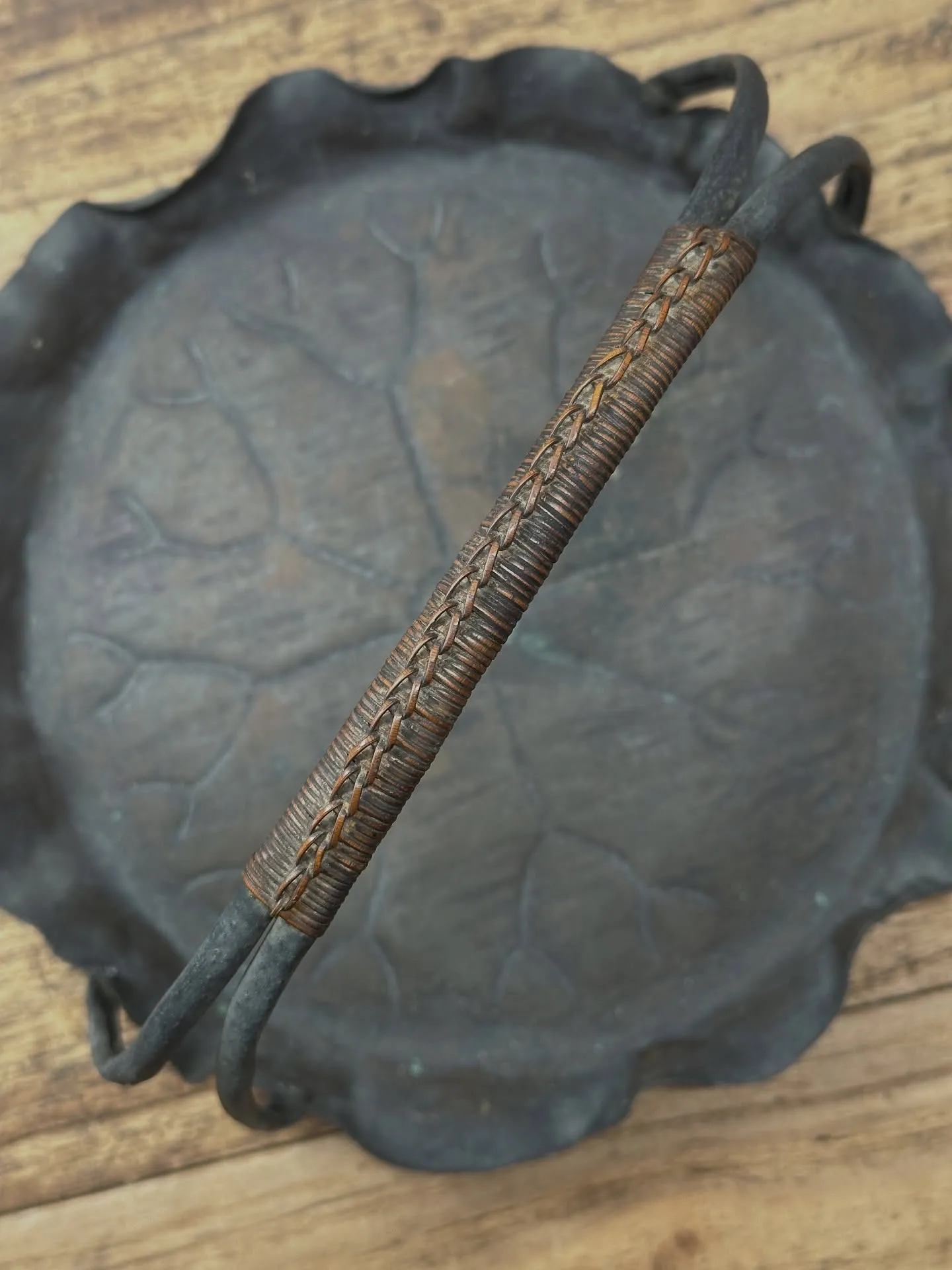 【銅器 菓子盆 筆置き 鋳造鉄製 鈴】