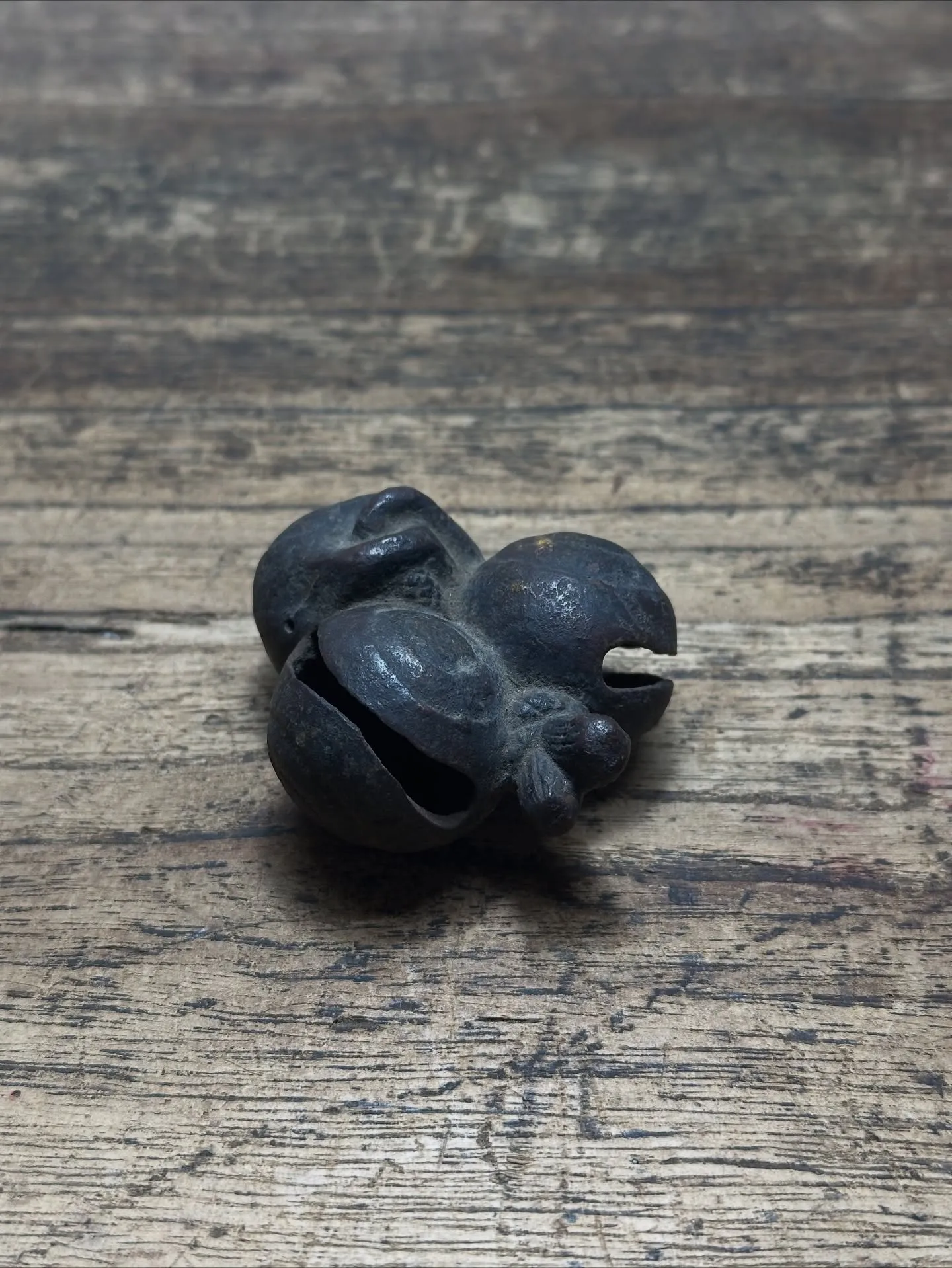 【銅器 菓子盆 筆置き 鋳造鉄製 鈴】