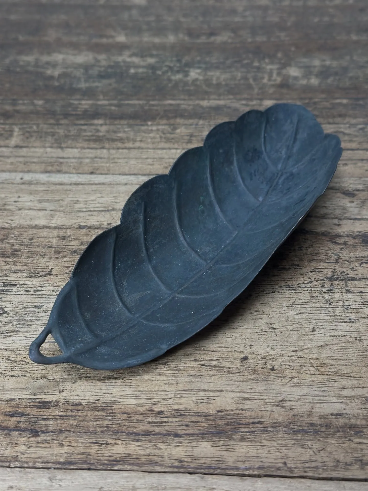 【銅器 菓子盆 筆置き 鋳造鉄製 鈴】