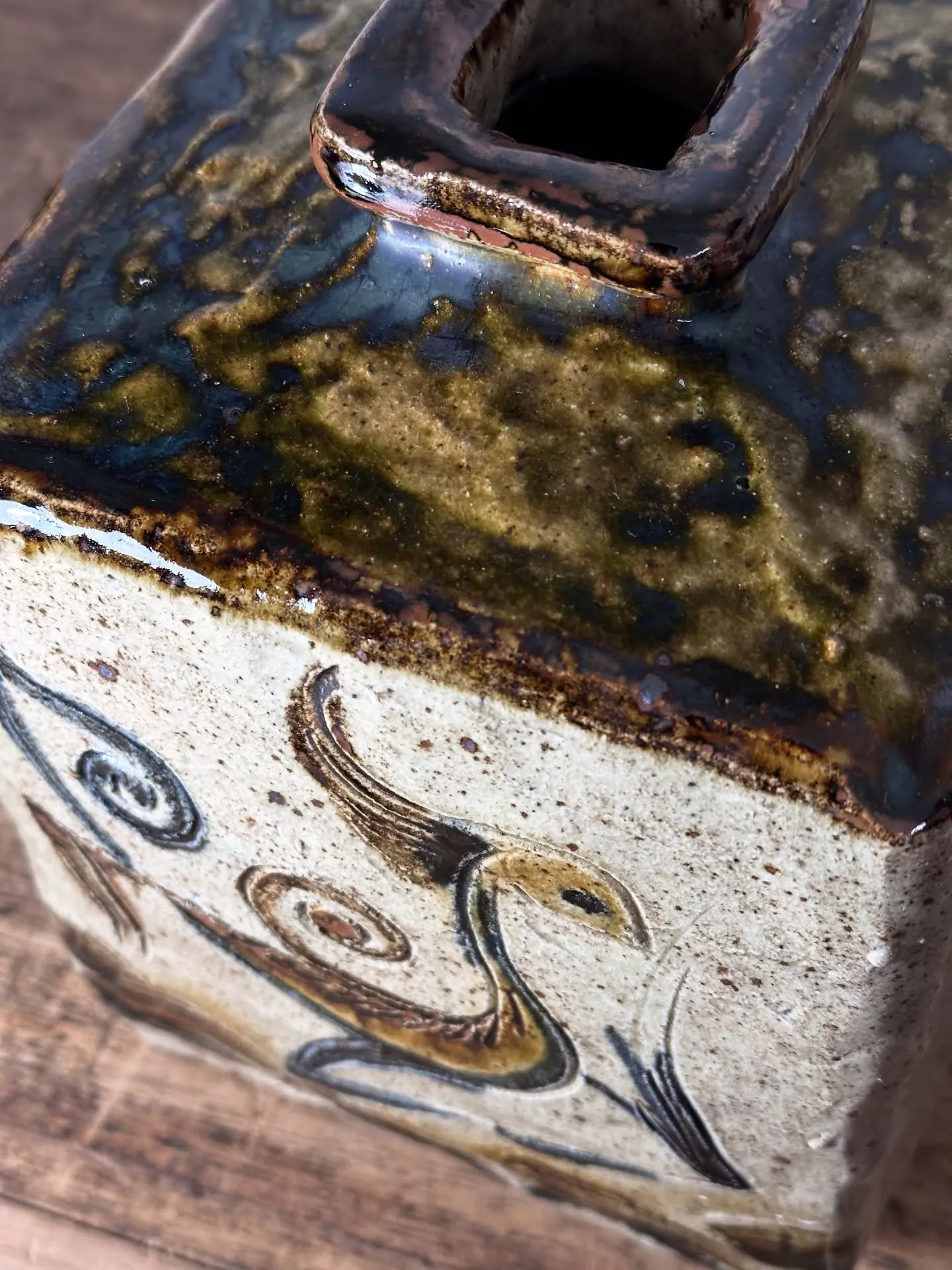 【京都 東寺 ガラクタ市 毎月第一日曜日 開催 骨董市】