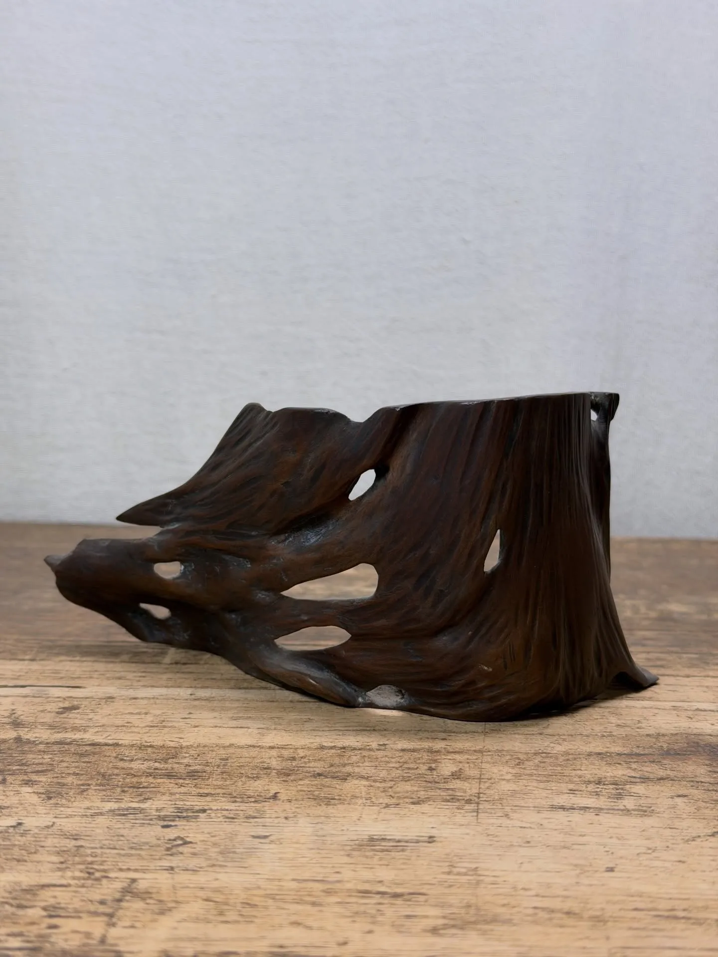 今日は、新年の挨拶もかねて、地元の業者市場に行ってます。