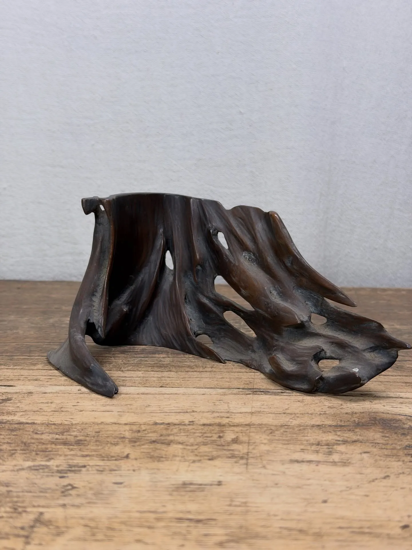 今日は、新年の挨拶もかねて、地元の業者市場に行ってます。