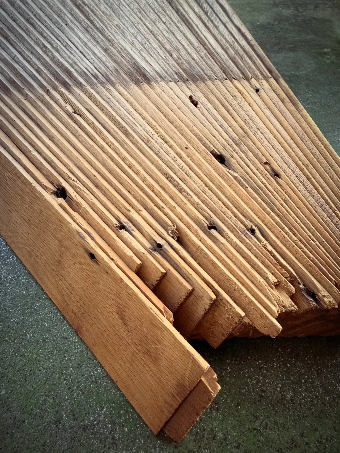 【軒先 古材 敷板】