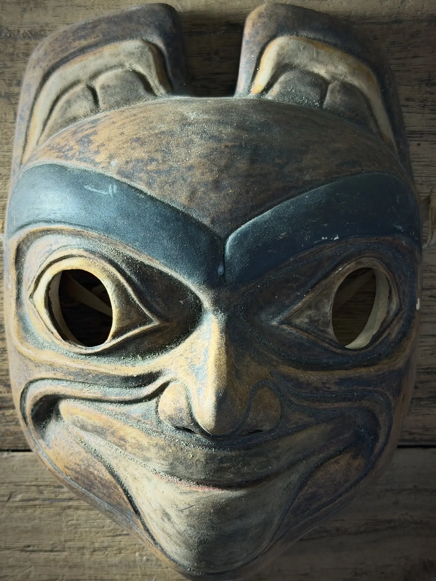 陶器製で内側に陶印があったから、日本の民芸的なヤツかと思って...