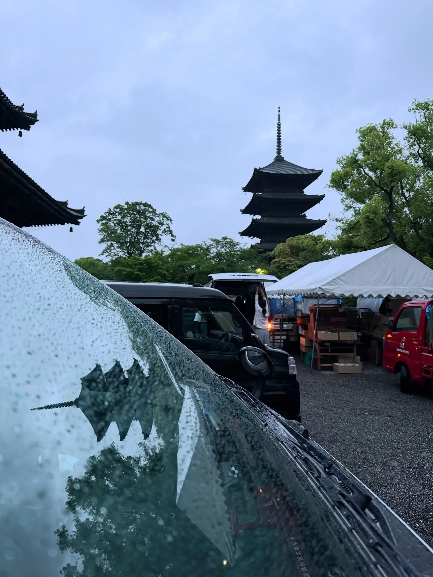 【京都 東寺 弘法市 毎月21日 骨董市】