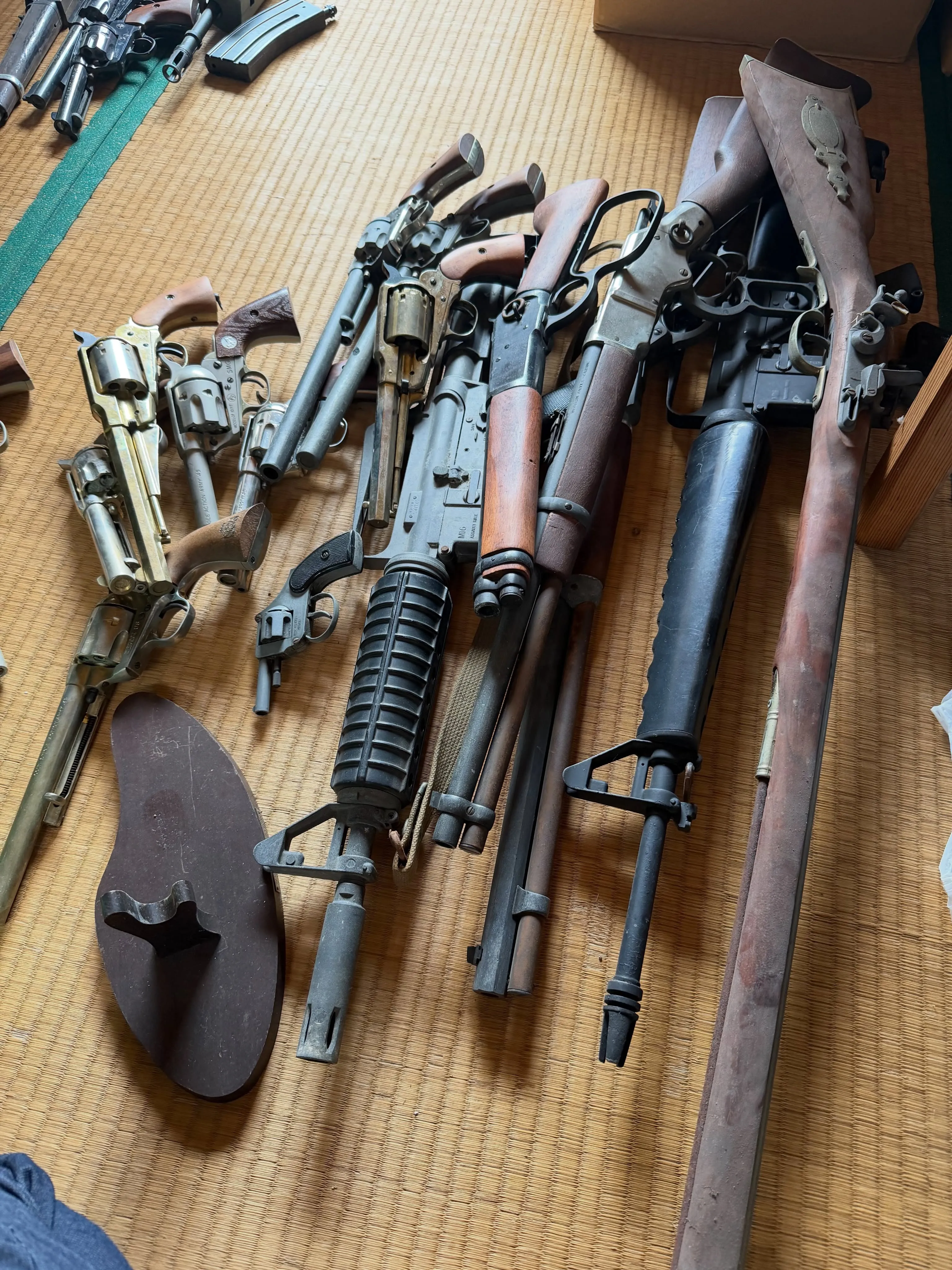【兵庫県 三木市 遺品整理 買取 モデルガン】