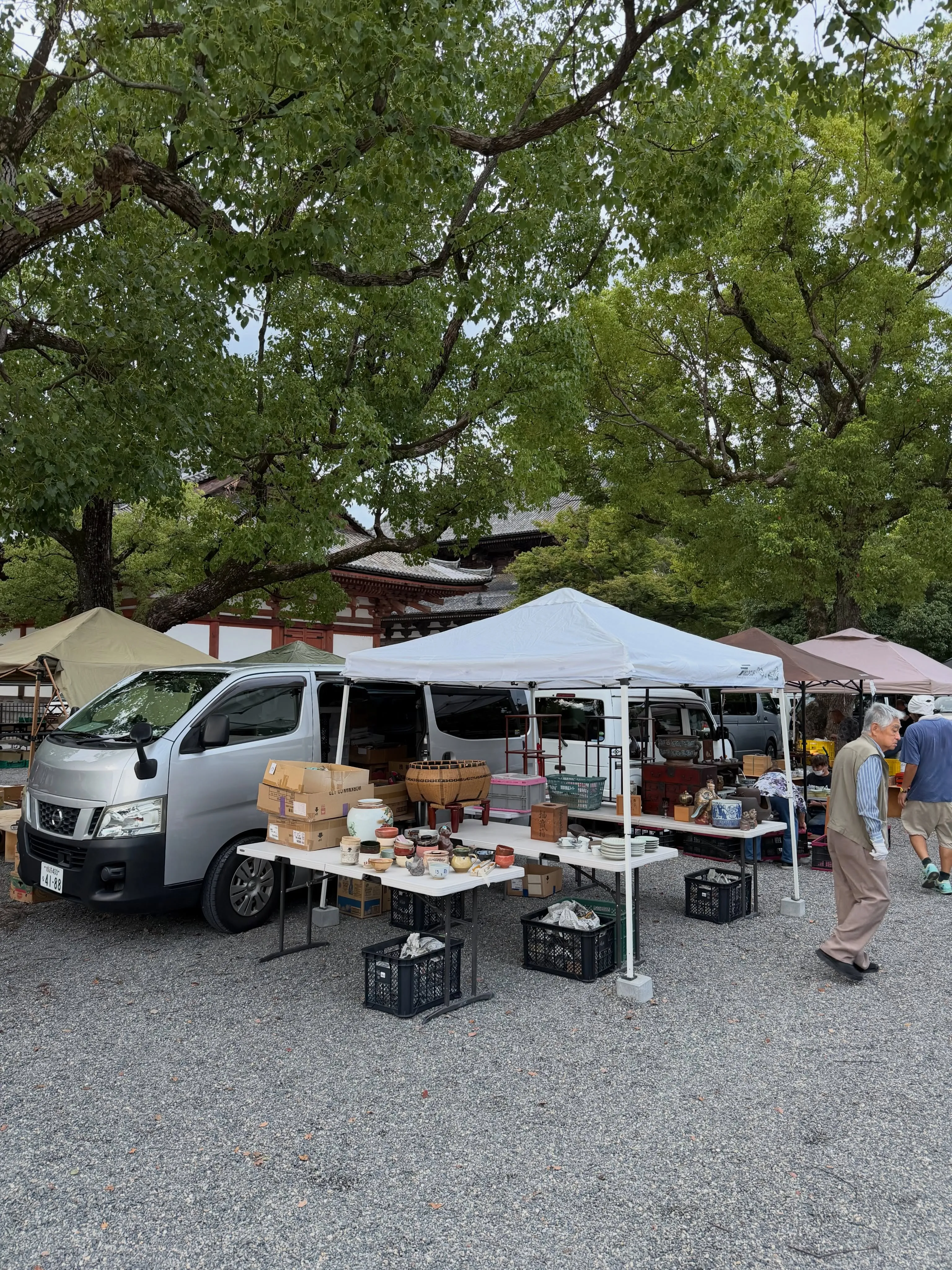 【京都 東寺 ガラクタ市 毎月第一日曜日 骨董市】